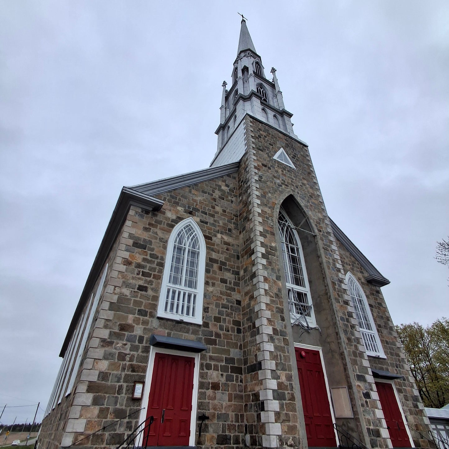 Église et monument Edouard Quertier