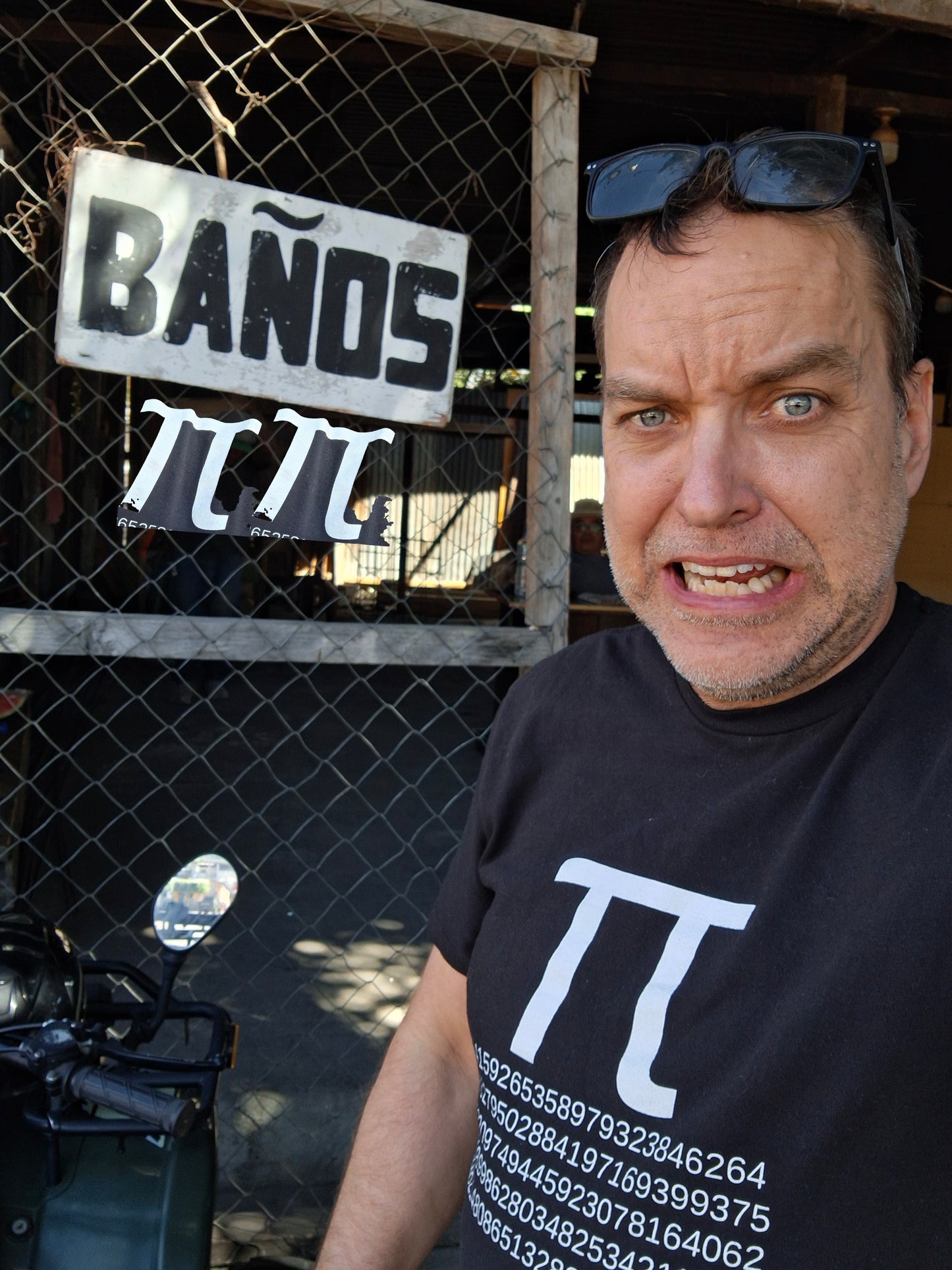 π π (Pi Pi) Pipi