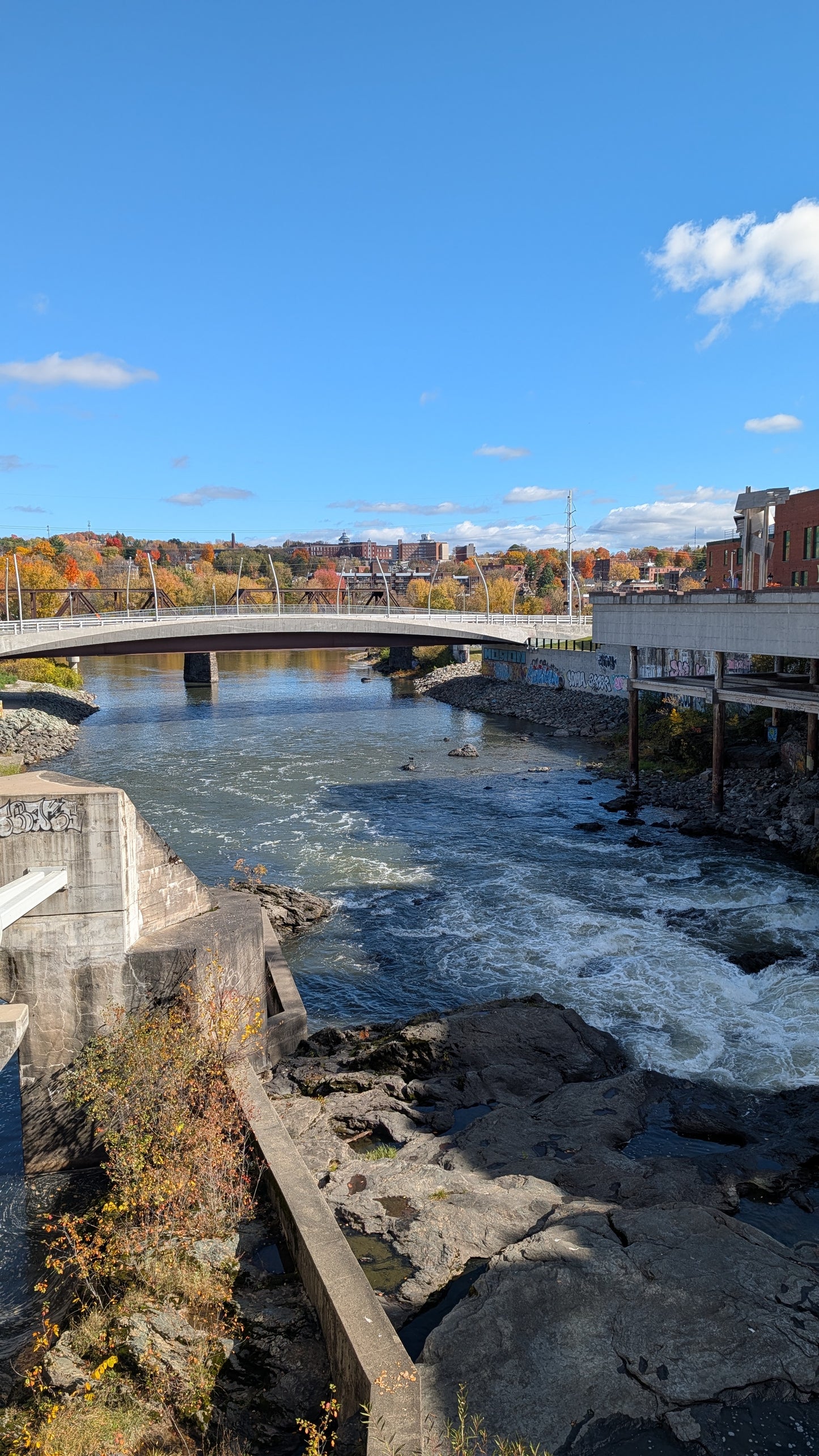 2026-10-15 Trouve la chaise dans la rivière Saint-François